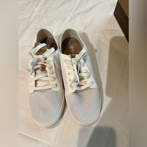 White OluKai waterman boating shoes. Size 9.5.